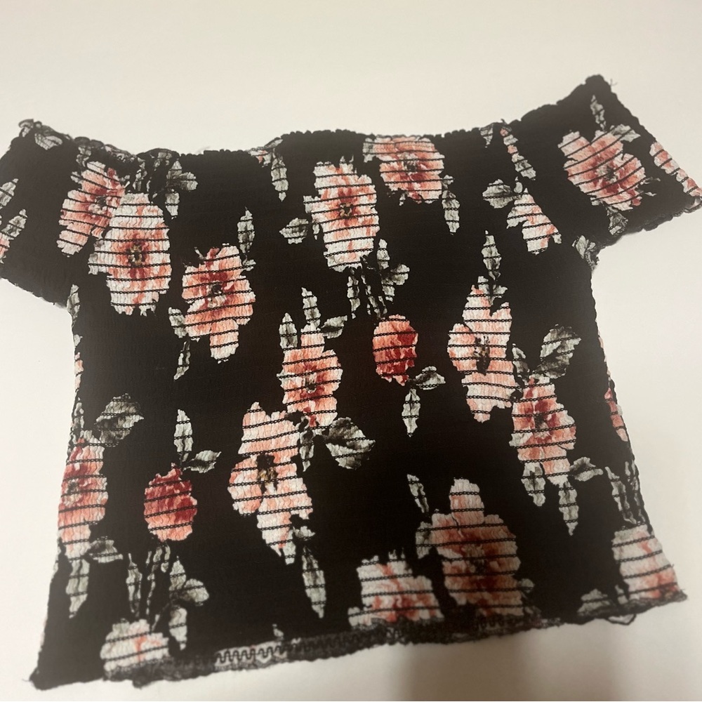 Kendall & Kylie black floral blouse